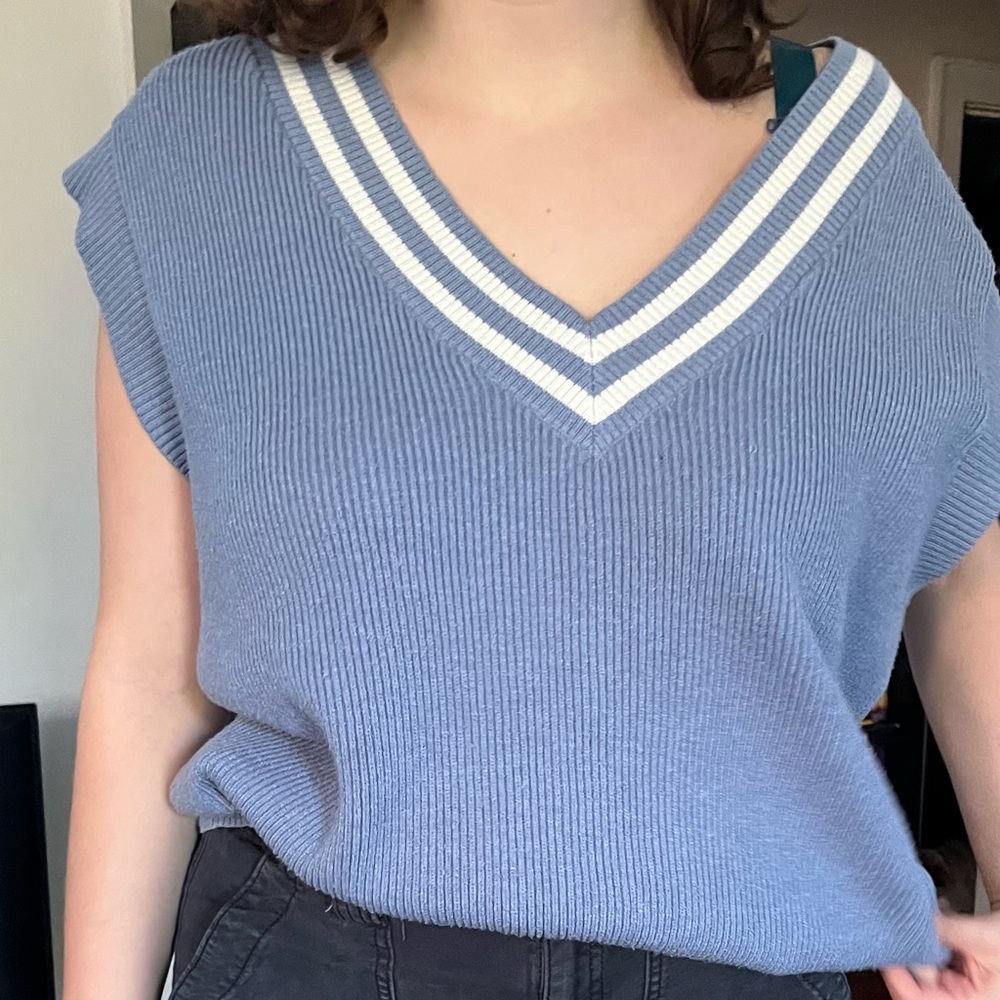 Sweater vest - Picture 3 of 3
